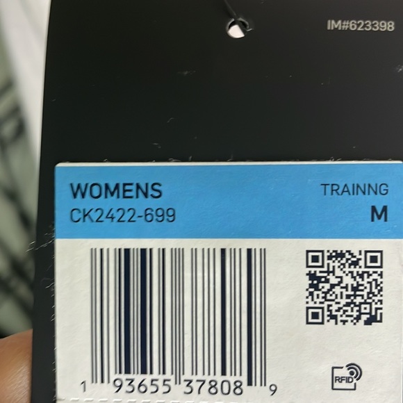 ✨NWT✨ 🎉HP!🎉1/28/25 Nike Standard Fit Tank with Dri-Fit Technology - Picture 8 of 8